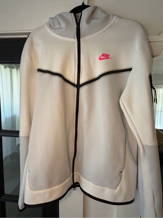 Nike Other - Nike Tech Sweatshirt (Size M)